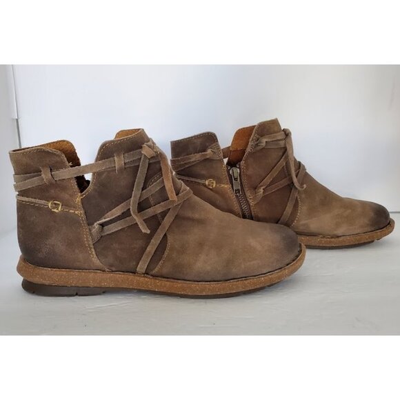 Born Tarkiln Brown Distressed Leather Ankle Boots with Accent Lacing - Size 9.5 - Picture 1 of 11